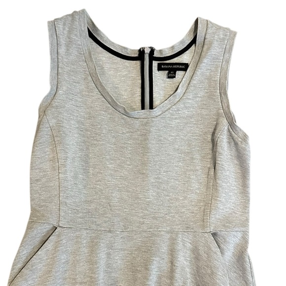 BANANA REPUBLIC gray stretch fit & flare tennis style dress with pockets size 10 - Picture 2 of 6